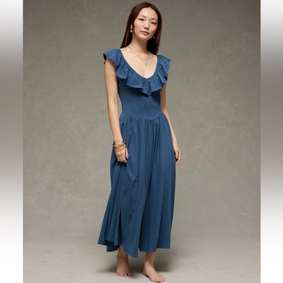 American Eagle Outfitters Dresses & Skirts - American Eagle Sunchaser Knit Drop Waist
Midi Dress